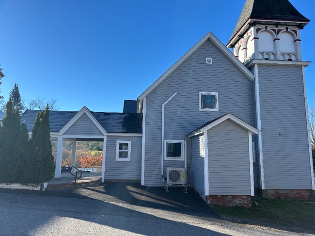 19 Hill Ave unit A, Ashland, NH 03217 - photo 2