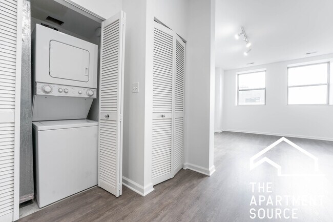 932 W Dakin St unit 301, Chicago, IL 60613 - photo 7