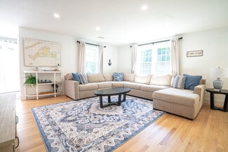 176 Palmer Ave Unit 4, Falmouth, MA 02540