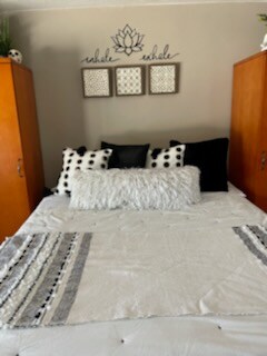 1 Rainbow Ln, Leeds, UT 84746