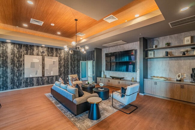 9600 W Georgia Ave unit ID1374250P, Glendale, AZ 85305 - photo 2