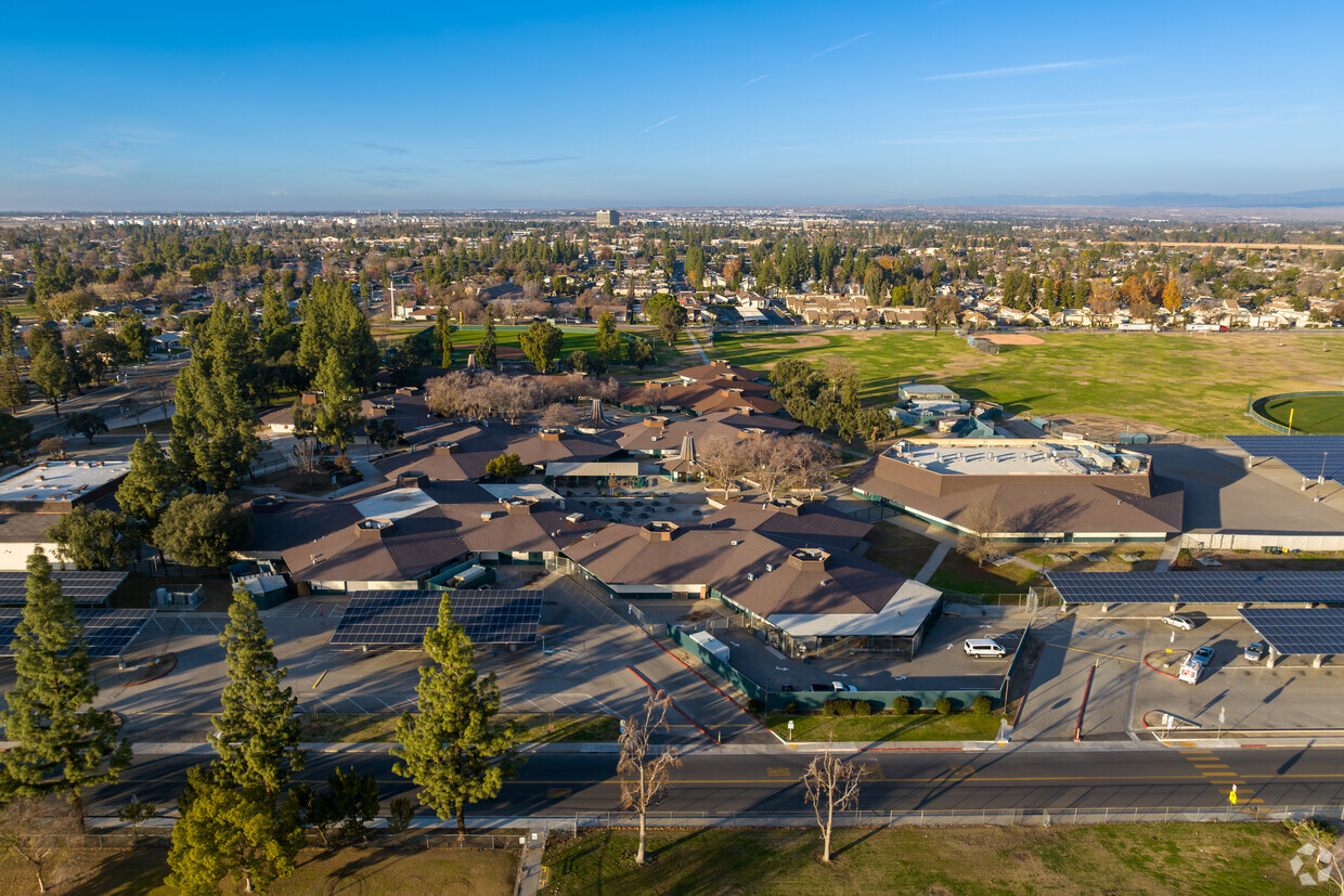 West High School, Bakersfield CA Rankings & Reviews - Homes.com