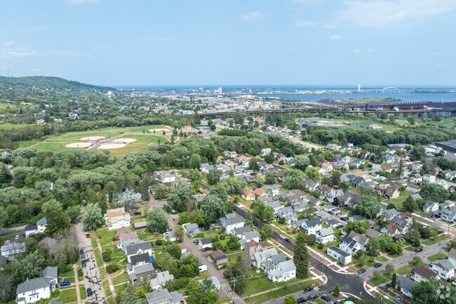 Most of Denfeld's residences are neatly aligned on orthogonal streets.