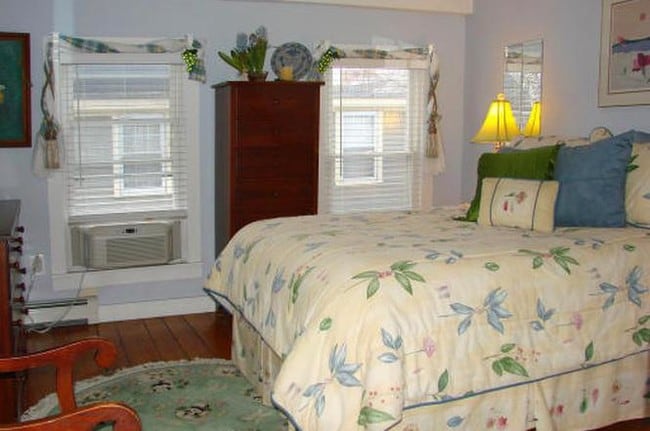 4 Warren St unit 4 Warren St Unit B, Newburyport, MA 01950 - photo 7