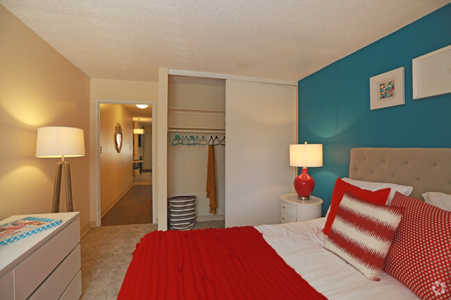 1BR, 1BA - The Birch