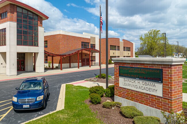 Barack Obama Learning Academy has a student-teacher ratio of 13 to 1 near East Hazel Crest.