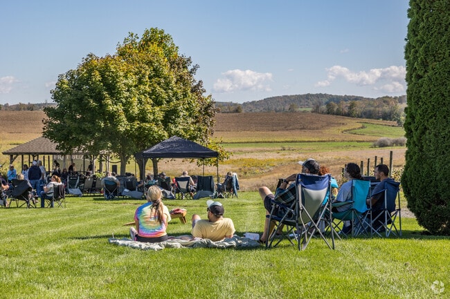 Jefferson provides the perfect setting for a relaxing picnic day.