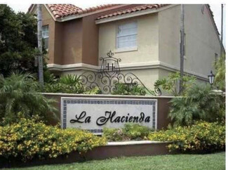 18304 NW 68th Ave Unit J, Hialeah, FL 33015