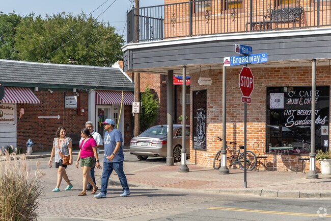 Shopping in Downtown Carrollton is more than retail—it’s an experience filled with character, creativity, and community charm.