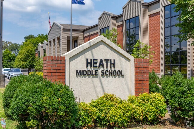Heath Middle School enrolls grades 6-8 in Paducah.