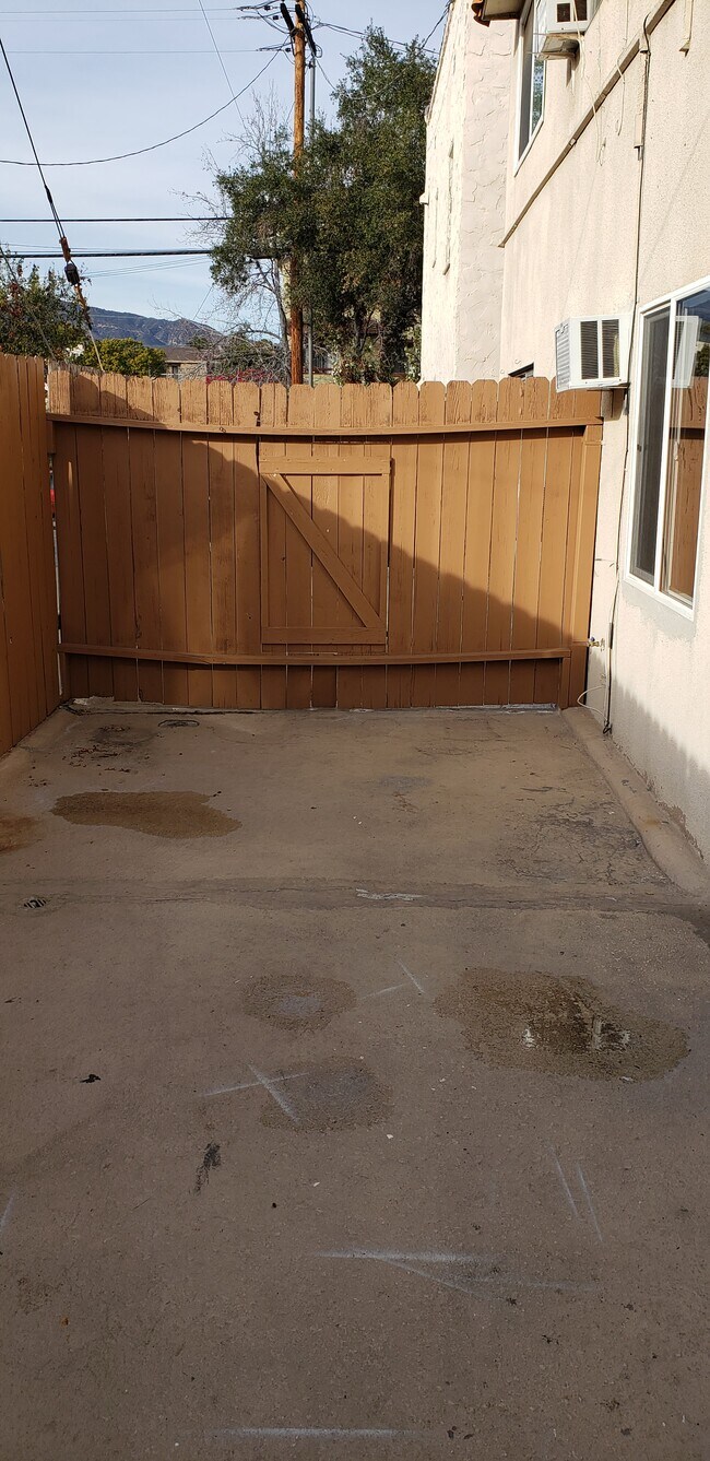 705 S Chevy Chase Dr unit 12, Glendale, CA 91205 - photo 7