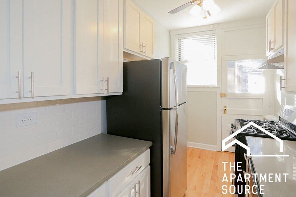 1932 W Winona St unit 3, Chicago, IL 60640 - photo 1