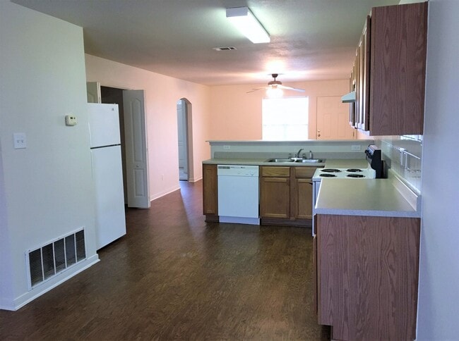 408 Brittney Way unit B, Harker Heights, TX 76548 - photo 4