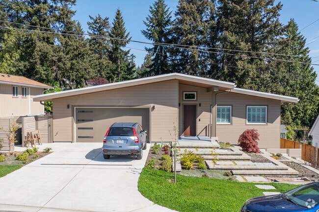 Midcentury modern homes are among the styles found throughout Factoria.