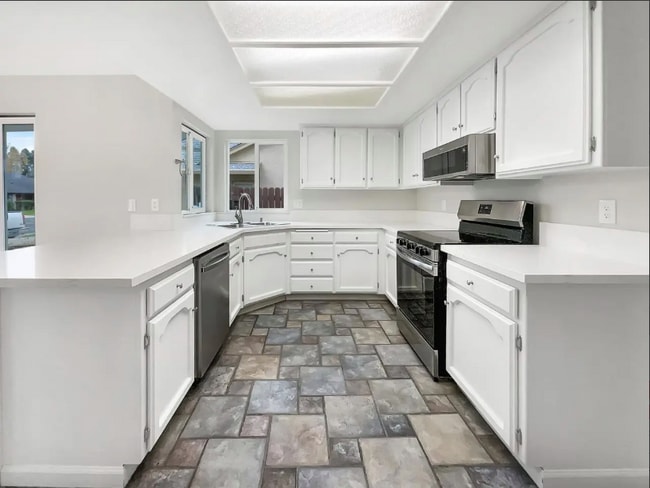 1172 Willow Creek Dr, Yuba City, CA 95991 - photo 3