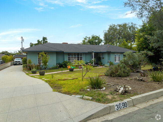 Large driveways and garages are an added bonus to Lower Hastings Ranch homes.