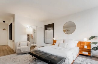 864 N Wabash Ave, Chicago, IL 60611