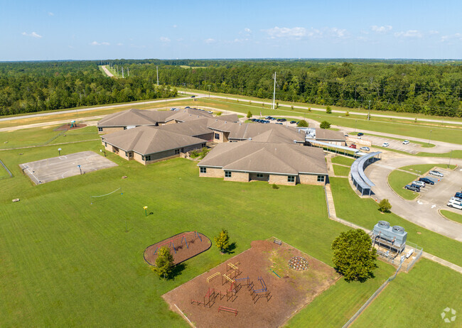 James W Wilson Junior Elementary has a student-teacher ratio of 16 to 1.