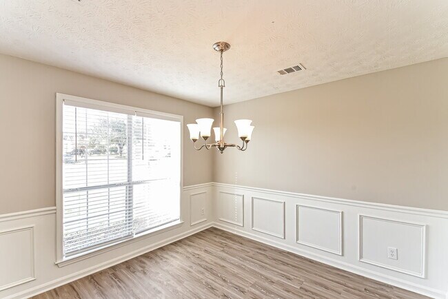 7855 Clearview Cir, Riverdale, GA 30296 - photo 6