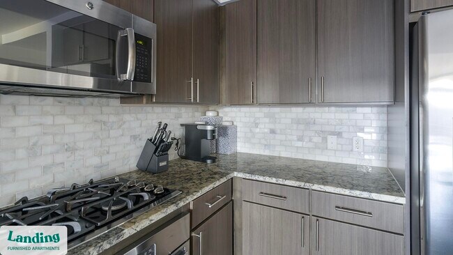 777 Preston St unit 8E, Houston, TX 77002 - photo 6