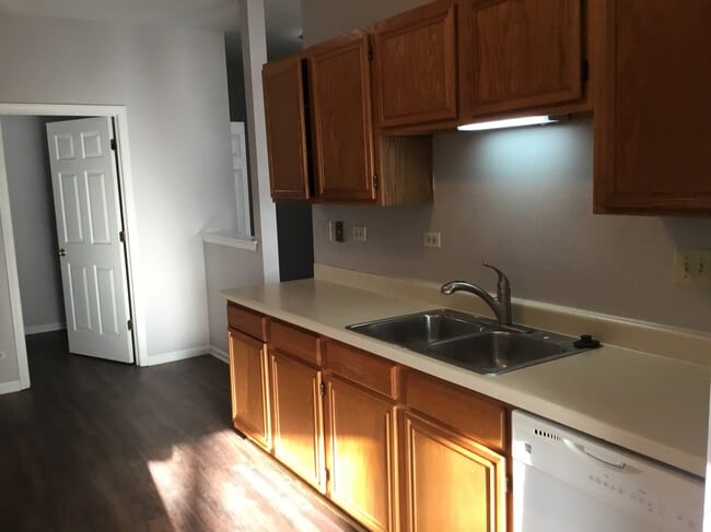 13 Brian Ct, Algonquin, IL 60102 - photo 2