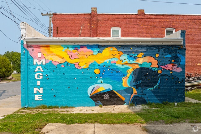 Local artists have painted beautiful murals in Pocomoke City, bringing an artistic atmosphere to the community.