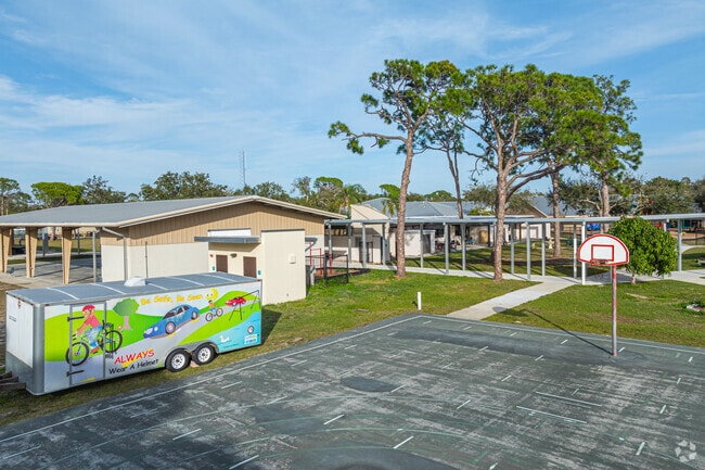 Englewood Elementary School has a student-teacher ratio of 15 to 1.