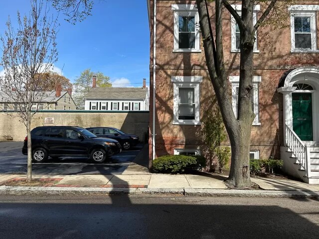 17 Pickman St unit 1, Salem, MA 01970 - photo 2