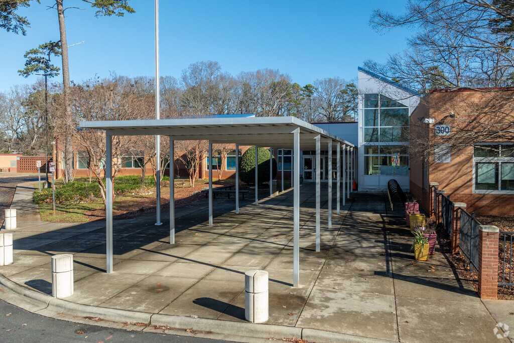 Billingsville Cotswold Elementary School entrance.