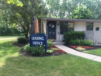 15010 Ashgrove Dr, Sterling Heights, MI 48313