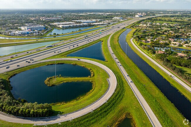 Windmill Ranch Estates have easy access to the interstate I-75 to reach Miami in 30 minutes.