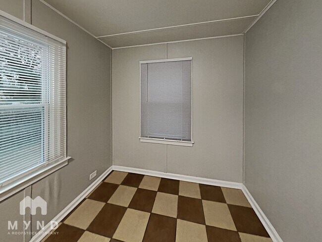 3033 Washington Rd, Atlanta, GA 30344 - photo 6