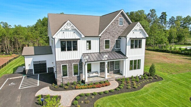 15564 Cloverland Ln unit 36203793, Haymarket, VA 20169 - photo 2