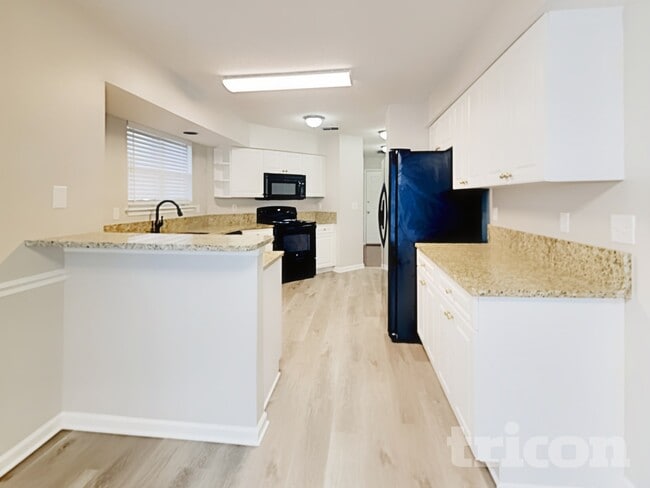 838 Poydras Ln W, Jacksonville, FL 32218 - photo 5