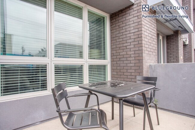 11120 Chandler Blvd unit FL1-ID1220, Los Angeles, CA 91601 - photo 7