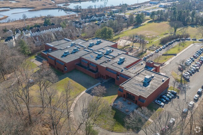 Study at Ridge Hill School at 120 Carew Rd, Hamden, CT 06517.