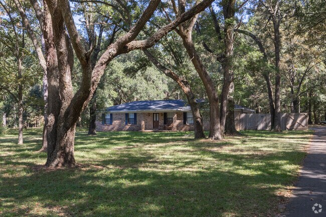 Welcome to Glen Acres, where community and nature thrive.