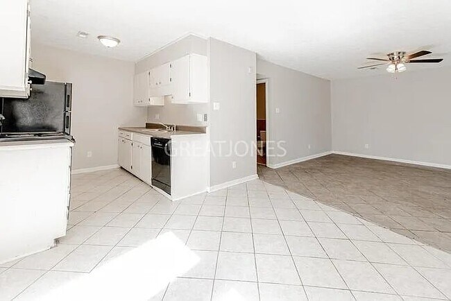 3536 Torbay Dr, Fayetteville, NC 28311 - photo 7