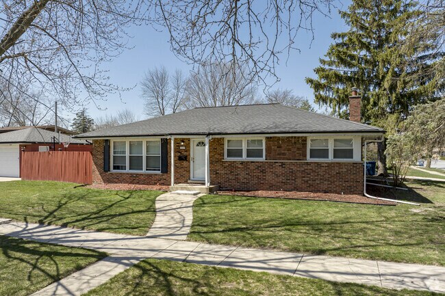Ranch-style homes can be found throughout the neighborhood.
