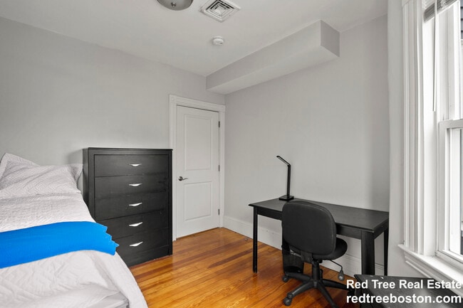 139 Adams St, Waltham, MA 02453 - photo 2