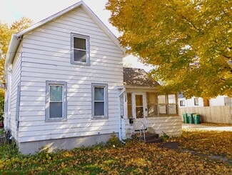 128 N Cross St Unit 128 N. Cross, Sycamore, IL 60178