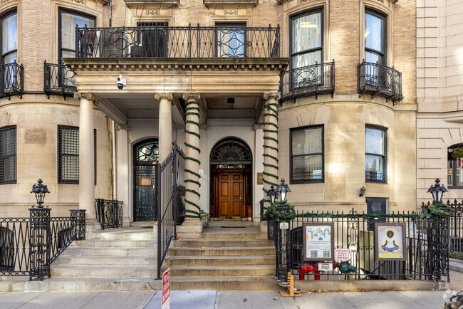 Academy of Thought and Industry at Museum Mile provides children a diverse education.