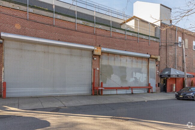 Mesilas Bais Yaakov is a private high school located in Brooklyn, NY.