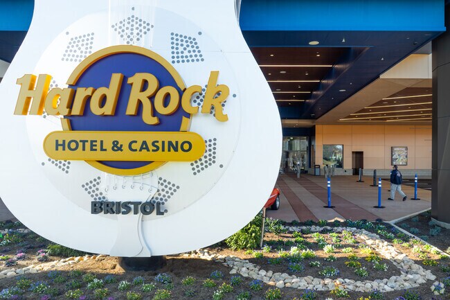 Hard Rock Casino & Hotel Bristol is located on the Virginia side of the line.