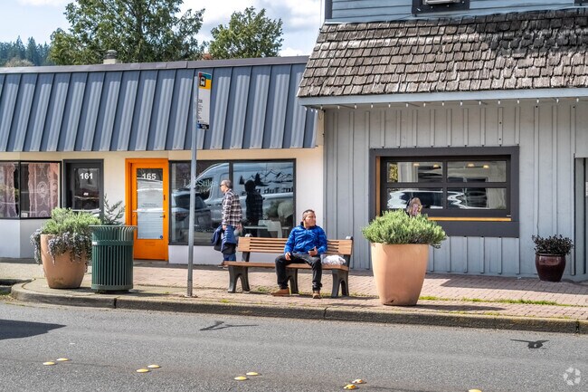 Preston offers some public transportation stops in the area but is mostly a car-dependent community.