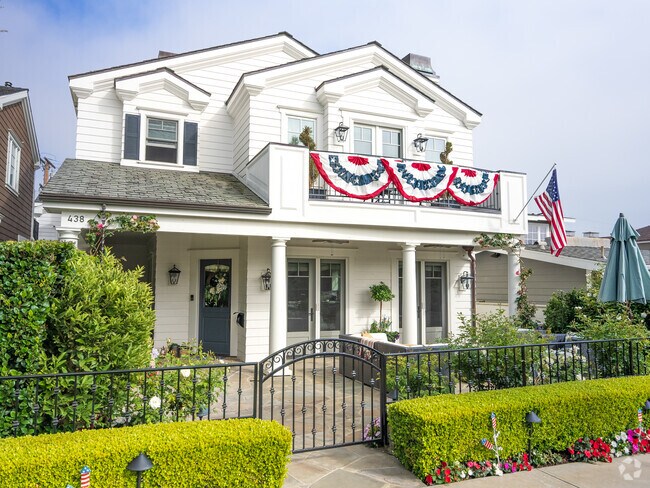 Homeowners in Corona Del Mar have a lot of pride for neighborhood and country.