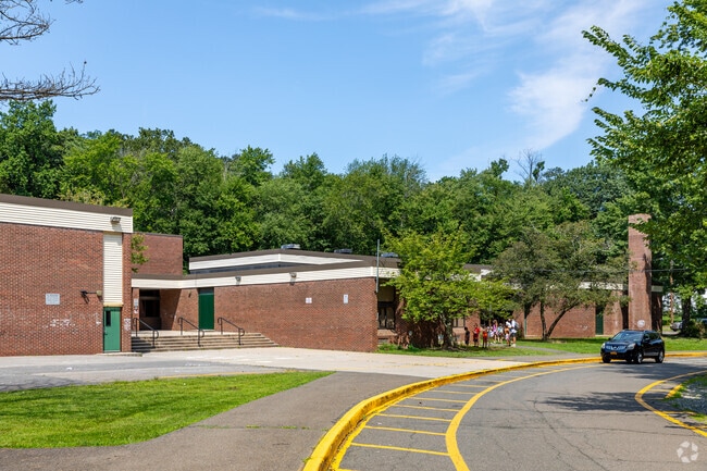Strawtown Elementary School strives to meet the diverse and unique needs of each student.