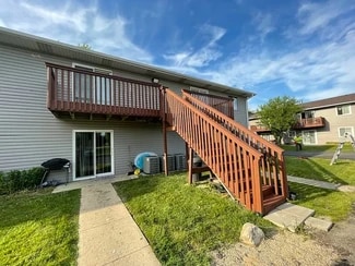 460 Echo Ln, Aurora, IL 60504