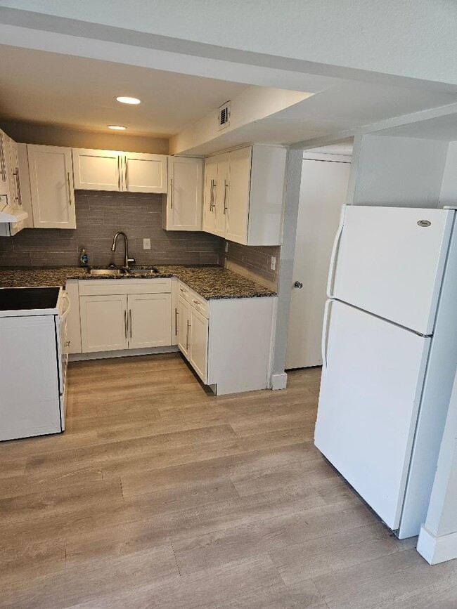 405 Barlow Ave, Sarasota, FL 34232