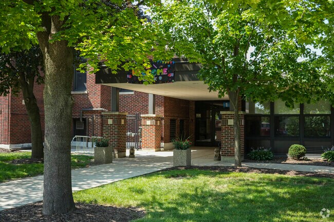 Hodgkins Elementary School provides education in the neighborhood of 
Country-side West